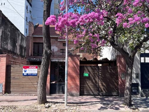 Venta de casa en calle jujuy a metros de av roca en Santiago del Estero