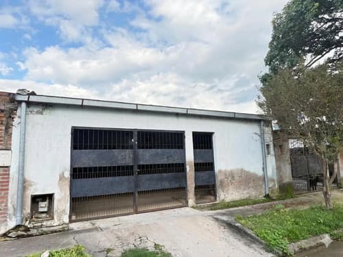 Casa de 1 dormitorio a restaurar en terreno de 239 m2 barrio 390 viviendas jujuy al 4000 smt