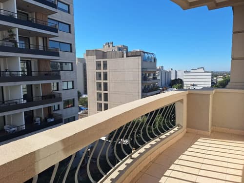 Venta depto 2 dorm con cochera av roca y mitre