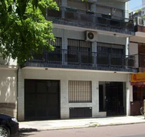 7 ambientes o mas peron teniente general juan domingo al 4400
