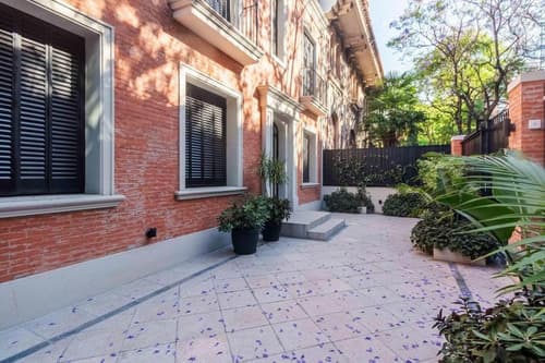 Impecable casa en venta en barrio parque