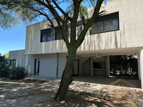 Casa en venta de 3 dormitorios en housing en villa allende