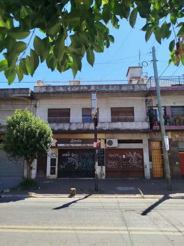 Venta casa con edificacion en 2 plantas zona la tablada partido la matanza provincia de buenos aires