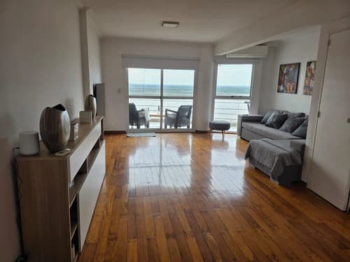 Alquiler departamento 3 dormitorios con cochera zona rio