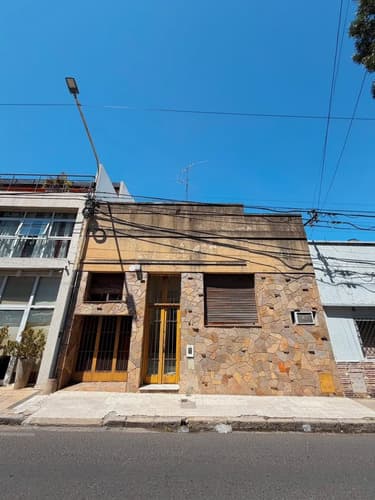 Apto credito ambientes amplios fondo con verde en Paraná