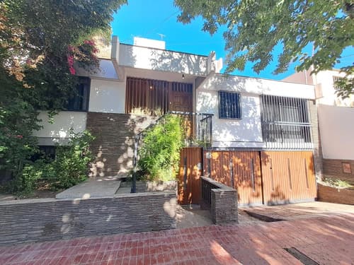 Casa en b bombal apta estudio y oficinas apta credito