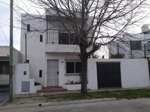 Casa en venta en berazategui gba zona sur argentina
