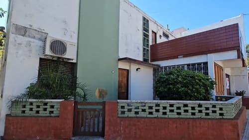 Venta casa patio terraza cochera en liniers