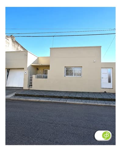 Casa en venta calle concordia y maipu con garaje y jardin gualeguaychu