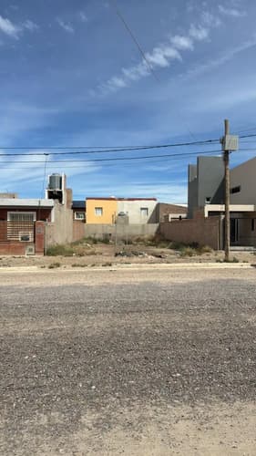 Lote sobre corredor comercial