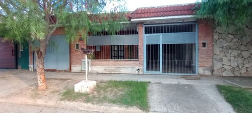 Casa en calle estrada barrio reconqista