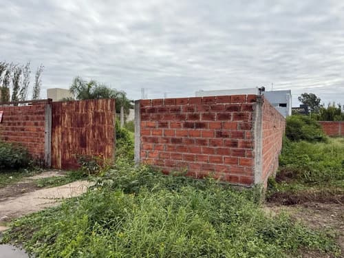 Venta de lote en barrio santa clara