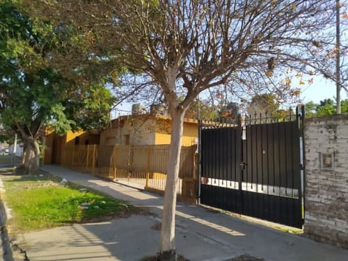Casa en venta en mariano acosta diamante bartolo bossini zona oeste buenos aires excelente zona comercial