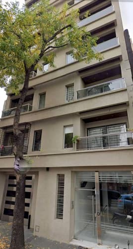 Dean funes al 1100 y av san juan semipiso piso 1 al frente 2 ambientes balcon 74 m2 totales 52 m2 cubiertos patio 22 m2 cochera fija cubierta terraza comun con sum y parrilla