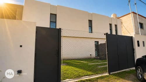 Casa en venta 2 dormitorios con jardin y galeria tierra nueva fisherton venta