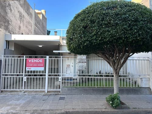 Venta casa 3 dormitorios barrio industrial en Rosario — foto 1