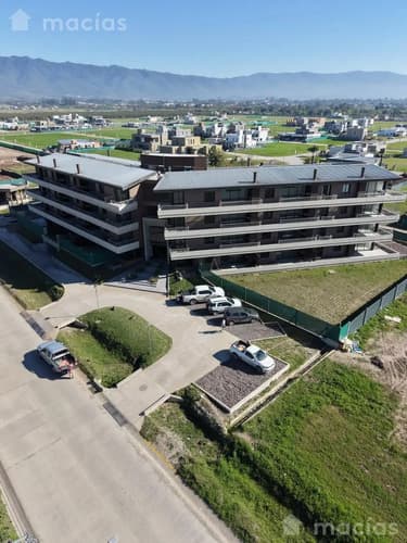 Departamento 2 dormitorios con balcon terraza en viento sur country