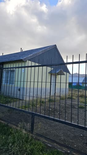 Casa en alquiler en bariloche barrio 654 viviendas