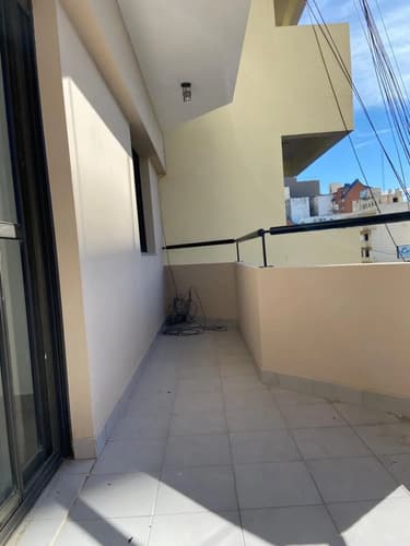 Departamento sobre avenida principal a 1 cuadra del mar permuta por propiedad en caba en Puerto Madryn — foto 1