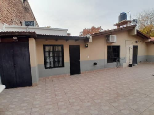 Casa en venta en ciudad mendoza 3 dormitorios patio apta credito en Mendoza — foto 1