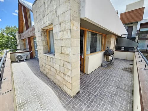Venta de departamento 2 ambientes cbalcon en zona centro de san martin de los andes