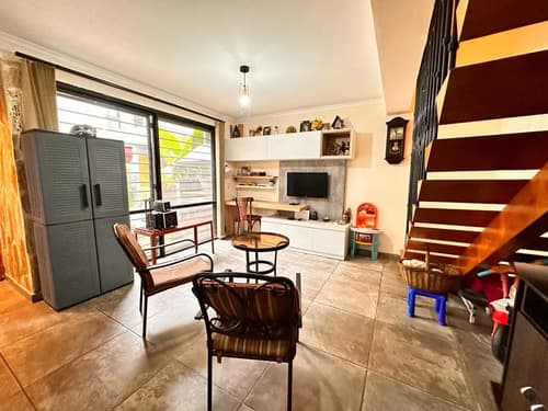 Precioso duplex de 2 dormitorios con cochera en venta zona parque guillermina