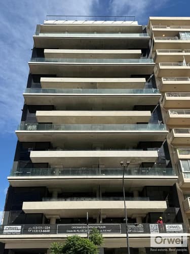Oficina en alquiler en belgrano pasante seguridad balcon 2 cocheras
