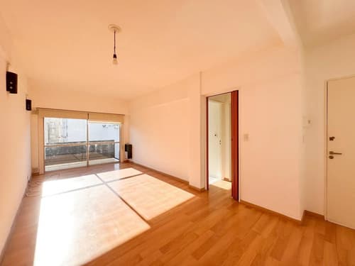 Departamento 2 amb con balcon a la calle zona aldrey en Mar del Plata