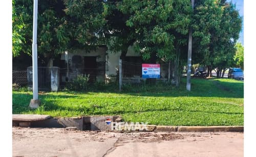 Venta de terreno en esquina con construccion