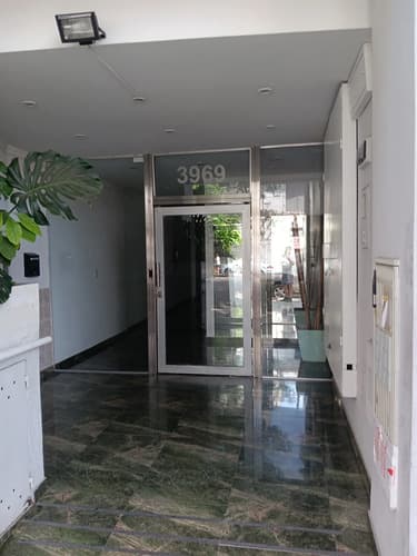 1 ambiente dividido a 2 amb 66 m2 a prof de lujo sindependencia aire ac pisos porc bano completo hall en Tandil