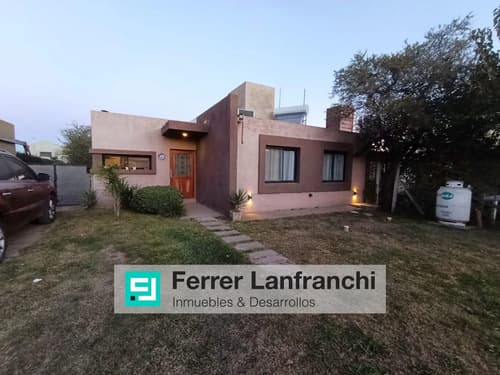 Casa en venta en villa catalina