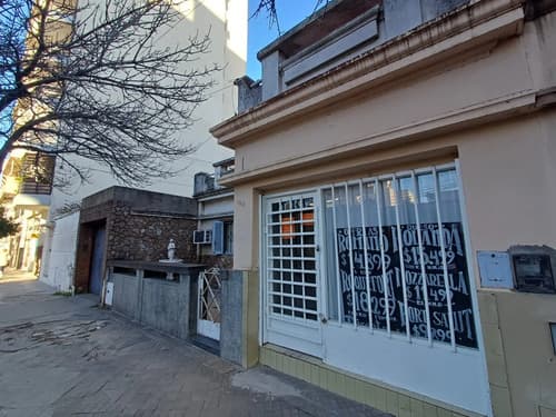 Venta de dos casas con local comercial