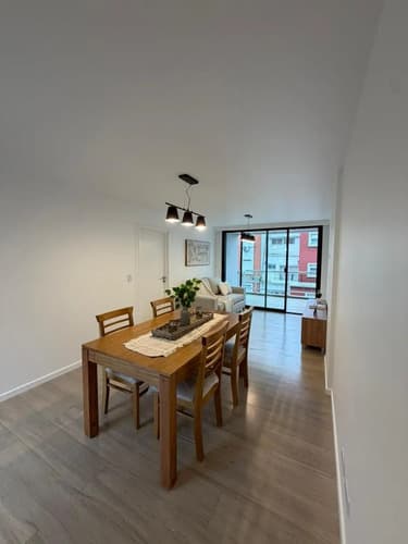 Venta 2 ambientes con balcon saliente en edificio noveccento moreno plaza colon mar del plata en Mar del Plata
