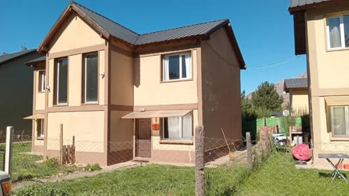 Casa en esquel duplex 2 dormitorios en Esquel — foto 1