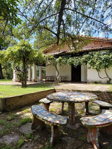 Historica casa de estilo colonial en la pampa depto totoral a 1 km de ascochinga
