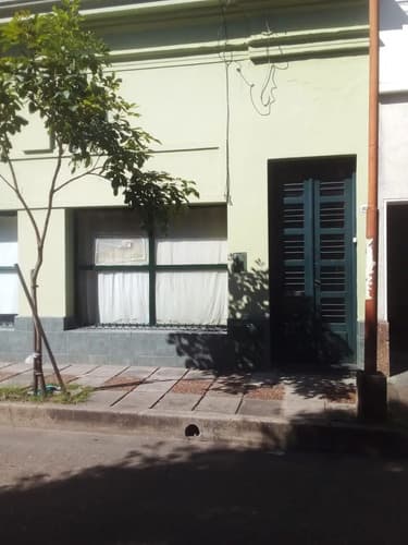 Casa centrica local concepcion del uruguay venta 7amb