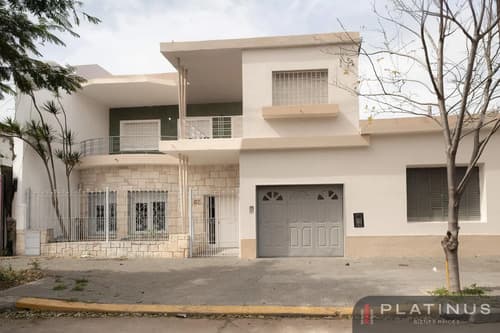 Casa en venta de 3 dormitorios con cochera cofico