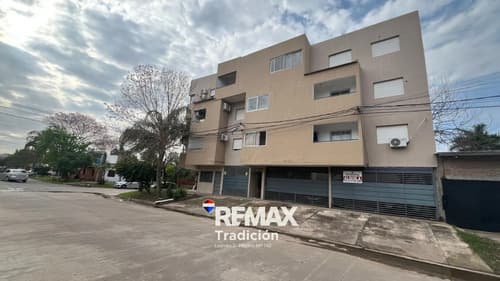 Venta depto macrocentro ascensor y cochera unne