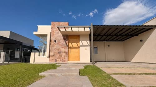 Hermosa casa con patio y churrasquera 2 dormitorios en barrio privado