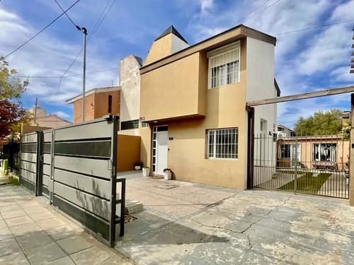 Casa 3 dormitorios con quincho rondeau y pellegrini trelew