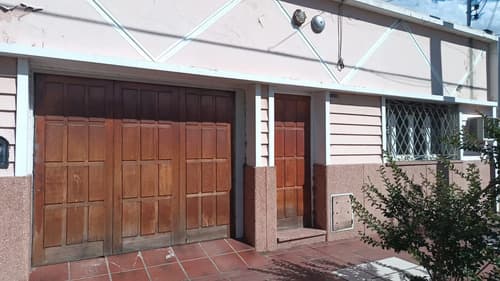 Casa reservada b talleres o alq casa 2 dorm ptio cochera