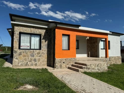 Posta carreta club de campo casa a estrenar 3 dormitorios 2 banos