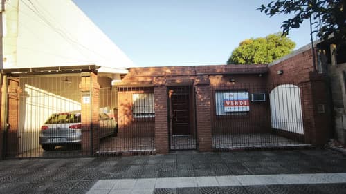 Casa 6 amb 4 dorm c cochera y patio zona hosp perrando en Resistencia
