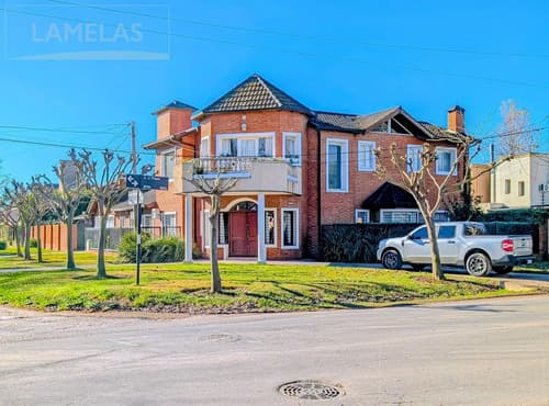 Venta casa 3 dormitorios en fisherton a 2 cuadras del rosario golf club