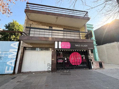 Alquiler casa mas local en liniers
