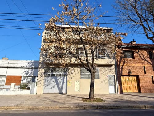Edificio comercial en alquiler ideal deposito en saavedra