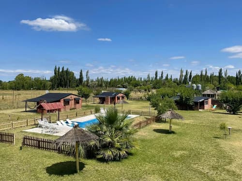 Complejo de cabanas y quincho en venta cuadro benegas san rafael