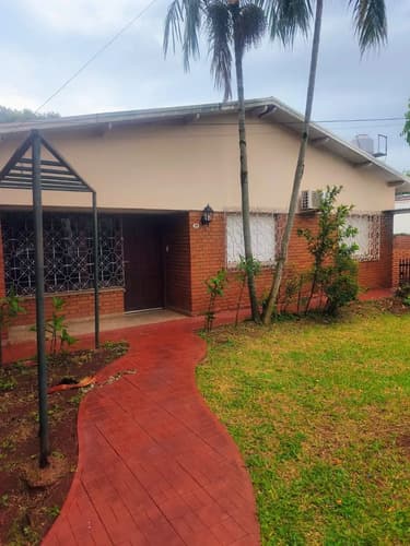 Casa centrica 4 dormitorios 2 banos apto credito obera