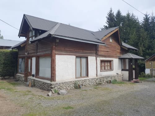 Alquiler permanente de cabana en villa la angostura muy bien ubicada