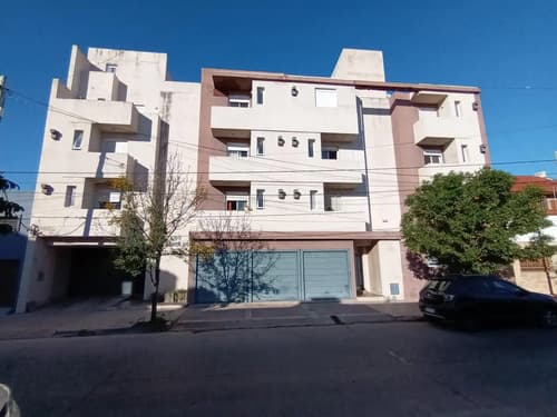 Departamento con cochera en venta en alto alberdi